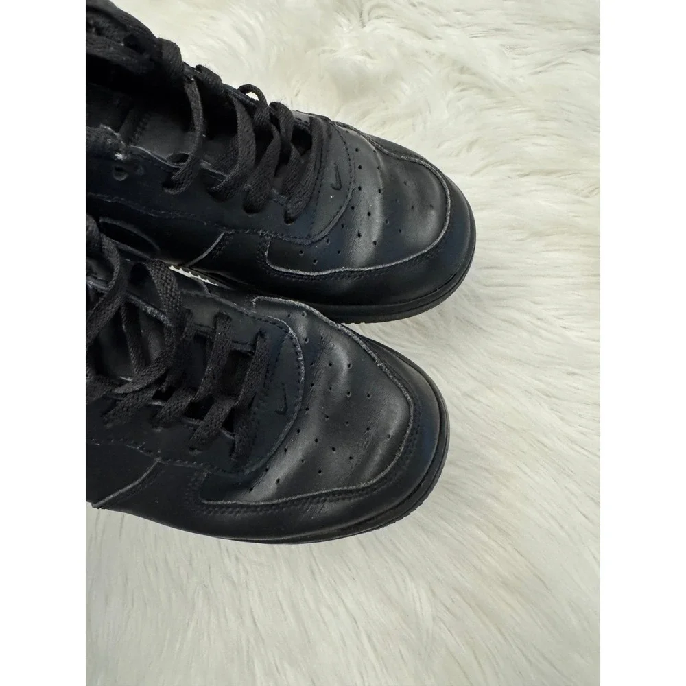 Black Nike sneakers size 3Y